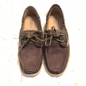 Sperry boat shoes. Worn once